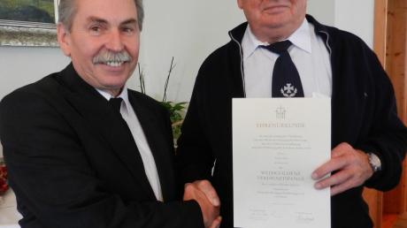 Auf dem Bild von links: Bürgermeister Günter Först und Vorsitzender Walter Jahn.  
