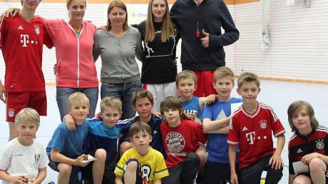 Die neuen Spielabzeichenträger bei den jungen Basketballern beim TSV Utting und ihre Betreuer. 	 	