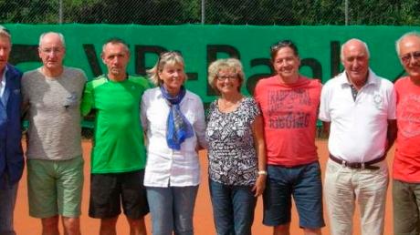 Die Teilnehmer an der Tennismeisterschaft Hofstetten. 	