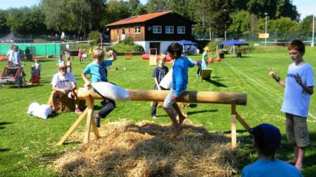 Viel Spaß hatten die Kinder und Jugendlichen beim Familienfest des TSV Eresing mit den verschiedenen Spielangeboten.  	