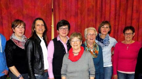 Neuer und alter Vorstand (von links): Heinz Stamm, Ursula Strobel, Anne Stamm, Sonja Fichtl, Elisabeth Fischer, Erna Werdecker, Sigrid Fastner, Henriette Osterried, Erna Meyer.  	