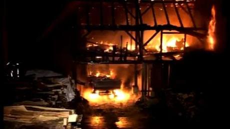 In der Nacht auf Donnerstag ist auf einem Bauernhof in Hainsfarth Feuer ausgebrochen.