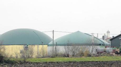 Diese Biomasseanlage des Betreibers Walter Stegmiller außerhalb des Dorfes versorgt zahlreiche Haushalte in Villenbach und Umgebung mit Wärme. 