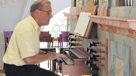 Seit 40 Jahren spielt Wendelin Reißner die Orgel in der Pfarrkirche St. Nikolaus Binswangen. 