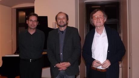Einen Abend mit Musik und Sprache mit Pianist Stefan Christ, Organisator Ulrich Demmer und Lyriker Joseph Buhl (von links). 