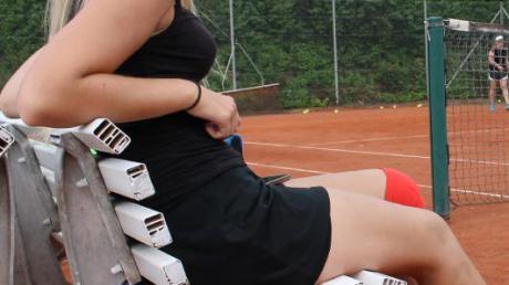Schwarz statt Weiß: Tennis-„Lady in Black“ Sandra Schmid.