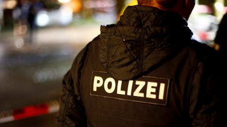Die Polizei sucht Zeugen für einen Vorfall in Lauingen.