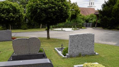 Die Friedhofssatzung für die Einrichtung in Wengen, also die entstehenden Kosten, waren Thema bei der Bürgerversammlung in Riedsend. 	