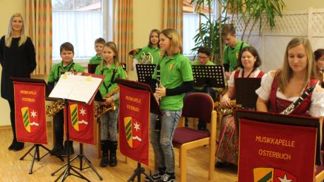 Weihnachtliche Weisen, aber auch Musical-Melodien erklangen beim Jahreskonzert des Musikvereins Osterbuch.  	