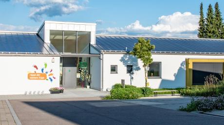 Der Kindergarten in Villenbach ist für die neue Krippe zu klein. Deshalb wird eine eigene Kinderkrippe geplant, die auf einem Grundstück neben dem bestehenden Gebäude errichtet werden soll. 	