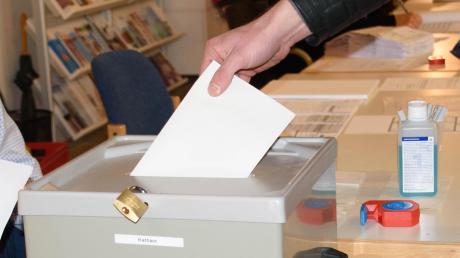Mehr als die Hälfte der stimmberechtigten Buttenwiesener Bürgerinnen und Bürger hat die Stimme beim Bürgerentscheid abgegeben. Das Ergebnis ist eindeutig: Mit 73,4 Prozent wurde der breitere Ausbau der Teilstrecke befürwortet. 	
