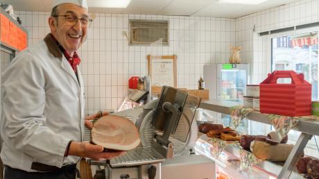 Nicht nur Schinken, Wurst und Fleisch gibt es bei Metzgermeister Werner Schmid in Binswangen. Auch Backwaren und weitere Lebensmittel werden in dem Geschäft in Binswangen verkauft. Allerdings nur noch bis 26. Februar. Dann schließt der Laden.  	