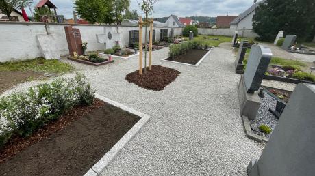 So sehen die neuen Urnengräber auf dem Friedhof in Villenbach aus. 