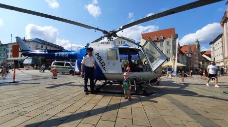 Dieser Hubschraubersimulator der Polizei wird am Freitag auf dem Wertinger Marktplatz stehen. Unser Bild zeigt den Hubschrauber bei einem Aktionstag in Augsburg. 