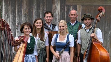 Die Familienmusik Servi wird volksmusikalischen und klassischen Instrumentalstücke bei dem Adventskonzert in Binswangen spielen. 