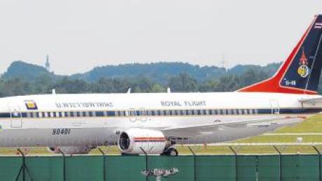 Eine gerichtliche Entscheidung über die am Flughafen München gepfändete Boeing 737 des thailändischen Kronprinzen Maha Vajiralongkorn wird es nicht vor Mitte September geben.
