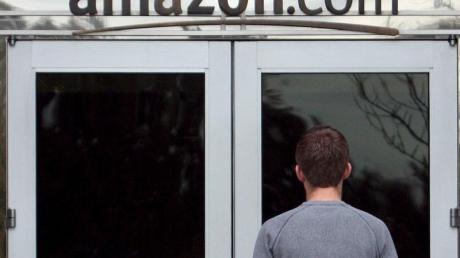 Amazon Firmenzentrale in Seattle: Immer schneller wächst der US-Onlinehändler und stößt dabei in immer neue Bereiche vor. (Archivbild) dpa