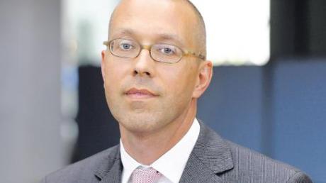 Der 45-jährige Staatssekretär Jörg Asmussen soll Nachfolger von Jürgen Stark werden, der am Freitag seinen Rücktritt als Chefvolkswirt der Europäischen Zentralbank ankündigte. 