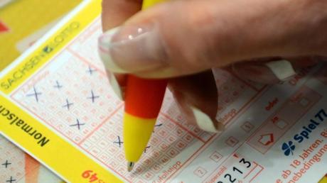 Beim Lotto am Sonntag waren fünf Millionen Euro im Jackpot, doch kein Spieler hatte alle Gewinnzahlen.