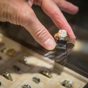 Ein wertvoller Ring wurde unter anderem in Krumbach im vergangenen Jahr gestohlen.