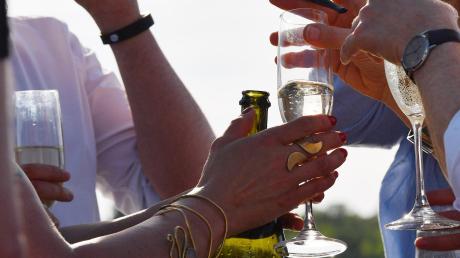 Viel Reichtum, aber seltener Champagner: „Abzuheben ist eine latente Gefahr für die Elite in Deutschland“, sagt Autor Georg Meck. 