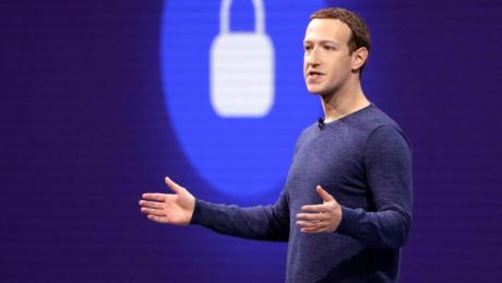 Mark Zuckerberg, Vorstandsvorsitzender von Facebook, wird von Investoren unter Druck gesetzt.