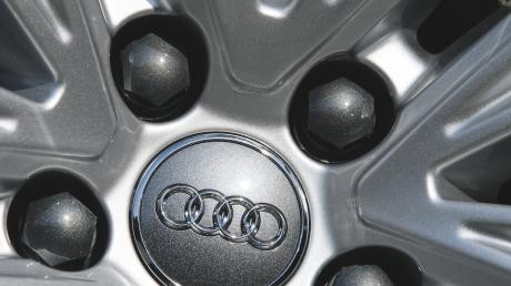 Die Polizei sucht weiterhin einen Audi-Fahrer, der an einem schweren Unfall beteiligt war. 