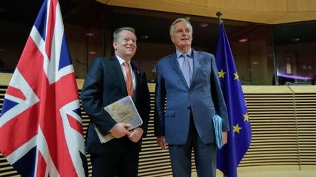 Michel Barnier (rechts), Chefunterhändler der Europäischen Union für den Brexit, spricht mit David Frost, Europa-Berater des britischen Premierministers.