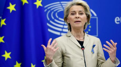 EU-Kommissionspräsidentin Ursula von der Leyen reist nach Ungarn, um dort Premierminister Viktor Orban zu treffen.