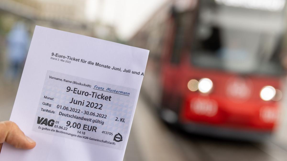 #Verkehr: Debatte um 9-Euro-Ticket: Forderungen und Skepsis
