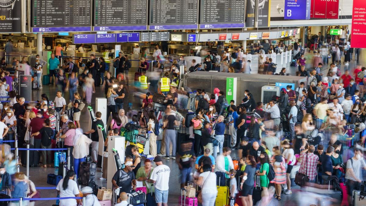 #Luftverkehr: Flughafen-Chaos: Hunderte Hilfskräfte kommen aus dem Ausland