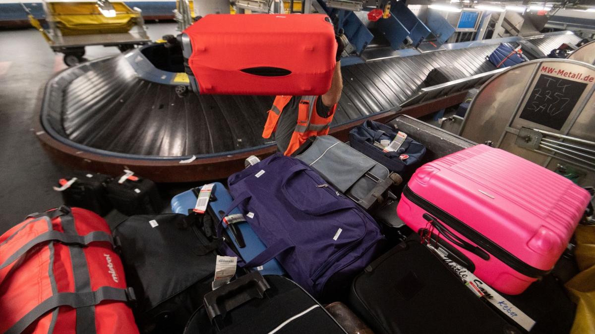 #Tourismus: Werden die Fluggastrechte auf Gepäck-Wartezeit ausgeweitet?