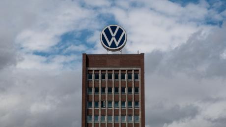 Volkswagen hält an der ehrgeizigen Elektro-Strategie fest. 