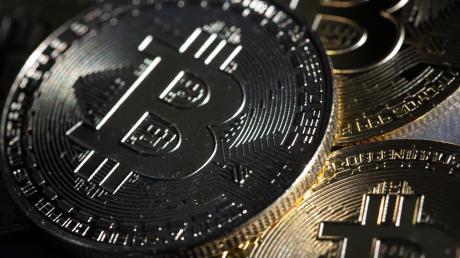 Am Ende einer turbulenten Woche hat Bitcoin zugelegt.
