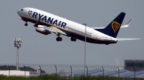 Eine Boeing 737 der Fluggesellschaft Ryanair startet vom Flughafen Berlin Brandenburg (BER) «Willy Brandt».