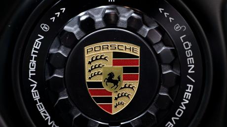 Der Sportwagenbauer Porsche hat im dritten Quartal mehr Geschäft gemacht als erwartet.