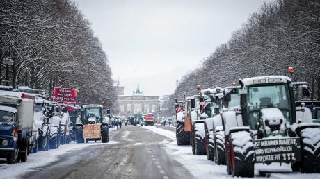 Die Bauern wollen nächste Woche weiter protestieren. Von Schnee und Winter wollen sie sich nicht aufhalten lassen. 
