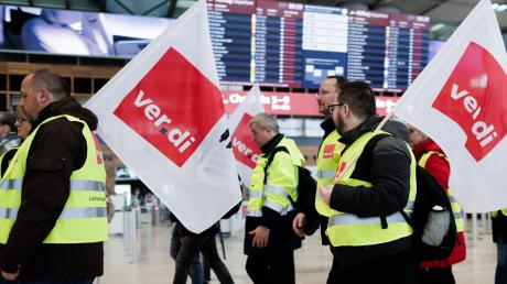 Nervig, aber wichtig für Arbeitnehmerinteressen: der Streik, im Bild ein Ausstand des Sicherheitspersonals am Flughafen Berlin.  