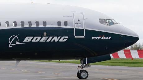 Nach dem Beinahe-Unglück bei einer Boeing 737-9 MAX tritt die Führungsriege des US-Flugzeugbauers zum Ende des Jahres ab.
